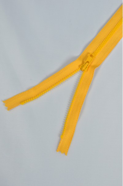 ZIP015  1號拉鏈 單頭拉鏈款式 成衣樹脂膠牙拉鏈  密尾拉鏈 不設單獨拉鍊訂購 後面照